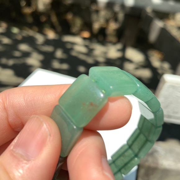 Green Aventurine Stones elastic bracelet. - Picture 4 of 7